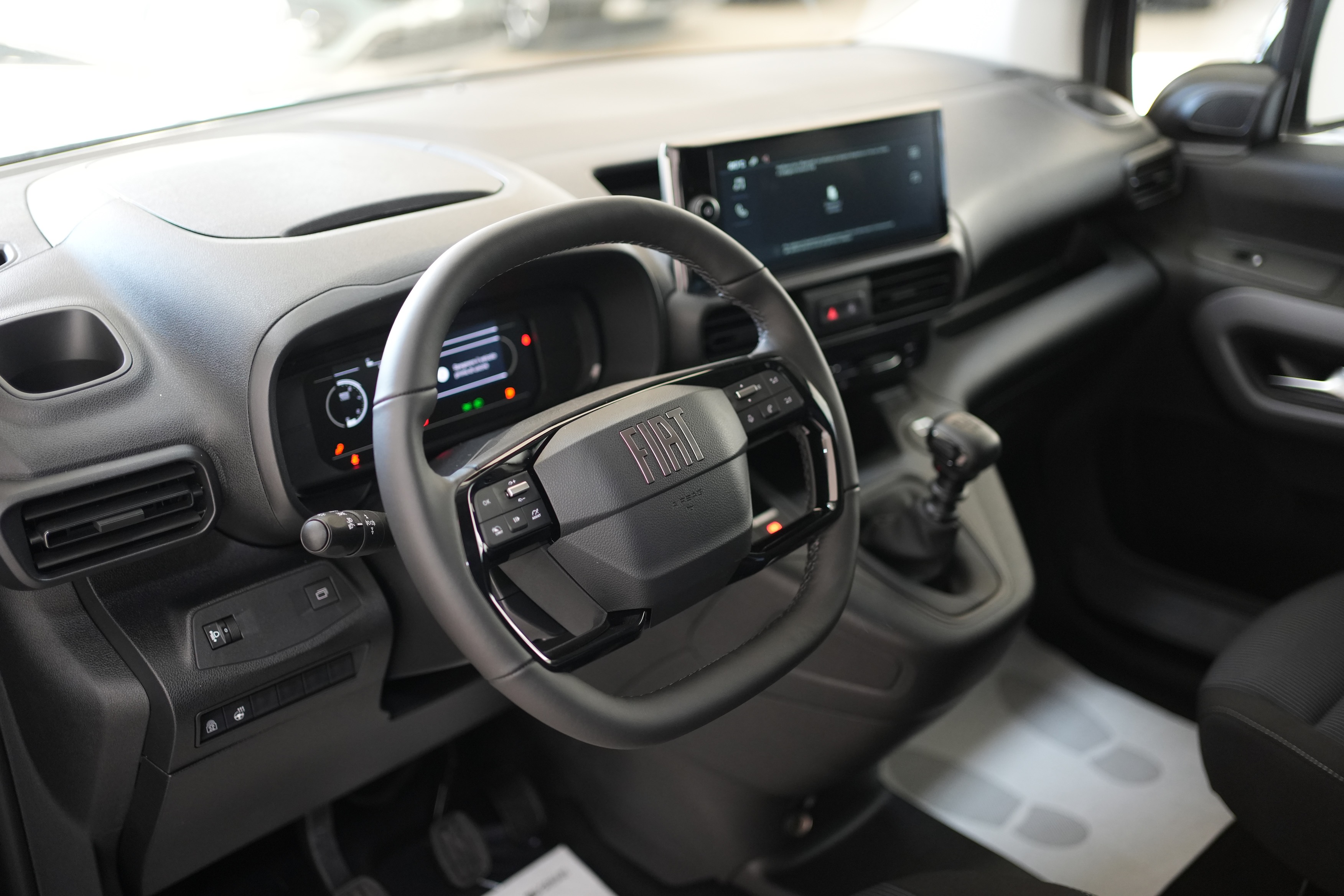 Fiat Doblo 1.5 BlueHdi 130CV Combi N1 - foto 4