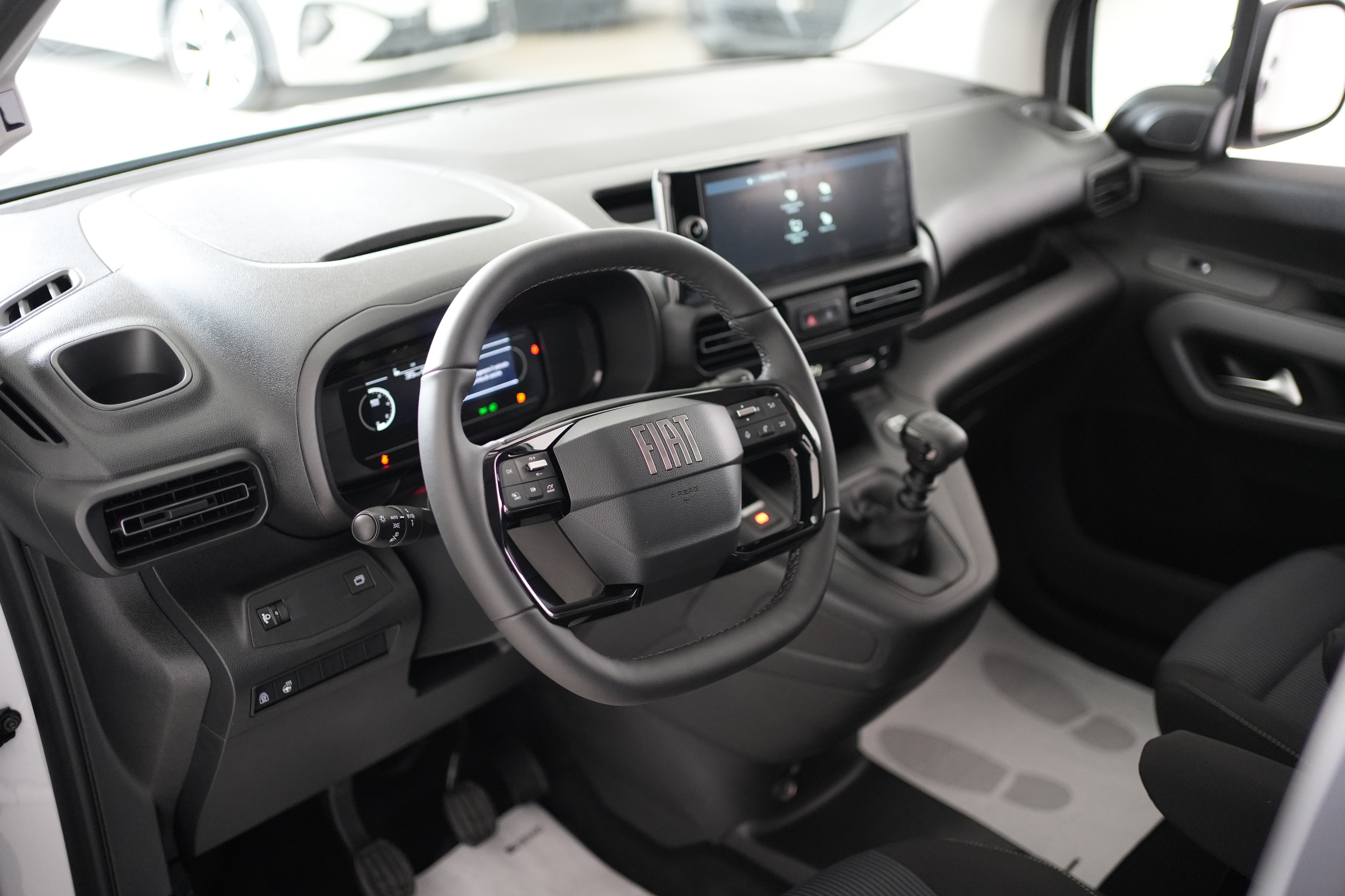 Fiat Doblo 1.5 BlueHdi 130CV Combi N1 - foto 4